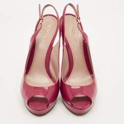 مملوكة مسبقًا حذاء كعب عالي غوتشي أزرق لامع مفتوح من الأمام بحزام خلفي مقاس 40.5