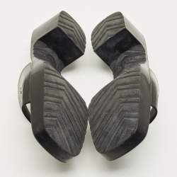 Pre Owned Gucci GG Logo Size 39 Black Rubber Slide Sandals