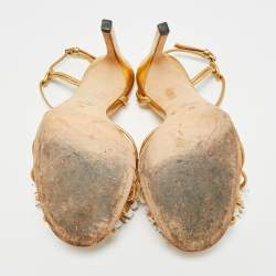 مملوكة مسبقًا صنادل غووتشي فيبي جلدية بلون ذهبي مع شريط حول الكاحل مقاس 38