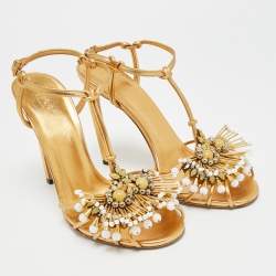 مملوكة مسبقًا صنادل غووتشي فيبي جلدية بلون ذهبي مع شريط حول الكاحل مقاس 38