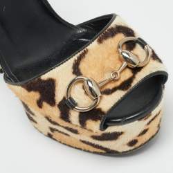 Pre Owned صندل غوتشي منصة كعب سيور للكاحل جلد براءة أزرق كلوديي مزين بمسامير الحصان مقاس 39