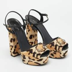 Pre Owned صندل غوتشي منصة كعب سيور للكاحل جلد براءة أزرق كلوديي مزين بمسامير الحصان مقاس 39