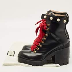 مملوكة مسبقًا حذاء بوت كاحل غوتشي تريب جلد أسود مزخرف لؤلؤ صناعي مقاس 39