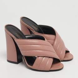 مملوكة مسبقًا صندل غوتشي جلد مبطن ذهبي كعب عريض متقاطع مقاس 39.5