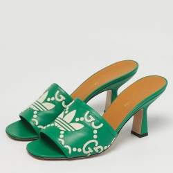 مملوكة مسبقًا GUCCI X Adidas Size 38 Green/White Leather Logo Slide Sandals