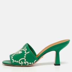 مملوكة مسبقًا GUCCI X Adidas Size 38 Green/White Leather Logo Slide Sandals