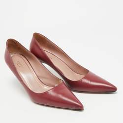 مملوكة مسبقًا حذاء كعب عالٍ غوتشي جلد ثعبان ماء أسود مقدمة مدببة مقاس 38.5