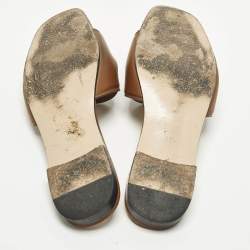مملوكة مسبقًا Gucci Slides Size 38.5 Pale Brown Leather Interlocking G Flat Slides