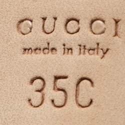 Pre Owned حذاء كعب عالي غوتشي قماش وجلد بيج/ذهبي مزين حلقة حرف دي مقاس 35