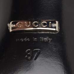 مملوكة مسبقًا صندل سيور كاحل مزين بالكريستال من الستان الأسود من غوتشي مقاس 37