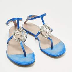 مملوكة مسبقًا صندل غوتشي ساتان أسود جي جي متداخلة مزخرف كريستال بحزام للكاحل مقاس 38.5