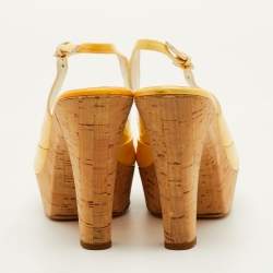 مملوكة مسبقًا صندل غوتشي منصة سميك قاعدة فلين جلد لامع أصفر مقاس 36