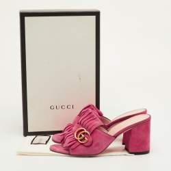 Pre Owned صندل غوتشي مفتوح الأصابع من الجلد السويدي الوردي مع شرابة جي جي مارمونت
