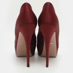 Pre Owned Gucci Size 39 Red Satin Peep Toe Pumps