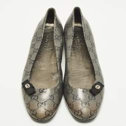 مملوكة مسبقًا حذاء باليرينا فلات غوتشي قماش مطلي مونوجرام GG رمادي مقاس 38