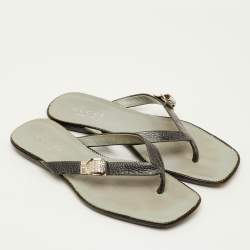 Pre Owned صندل غووتشي ثونغ جلد أسود تفصيل إبزيم كريستال مقاس 38