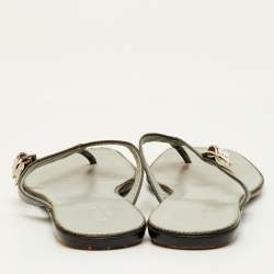 Pre Owned صندل غووتشي ثونغ جلد أسود تفصيل إبزيم كريستال مقاس 38