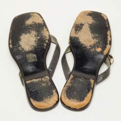 Pre Owned صندل غووتشي ثونغ جلد أسود تفصيل إبزيم كريستال مقاس 38