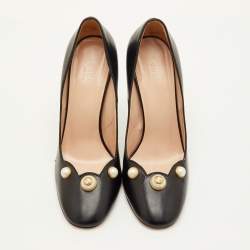 مملوكة م سبقًا Gucci GG Size 39.5 Black Scalloped Leather Pearl Embellished Pumps