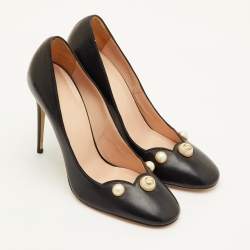 مملوكة مسبقًا Gucci GG Size 39.5 Black Scalloped Leather Pearl Embellished Pumps