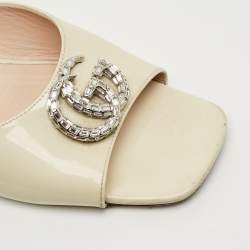 مملوكة مسبقًا حذاء سلايد فلات غوتشي جلد لامع كريم هارلو مقاس 39