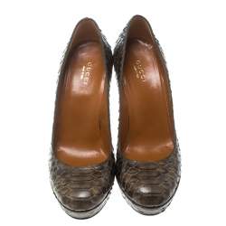 مملوكة مسبقًا Gucci Two Tone Python Betty Platform Pumps Size 36.5