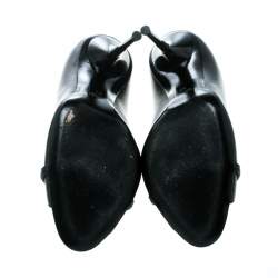 Pre Owned Gucci Black Leather With Metal Plaque Peep Toe Pumps Size 37