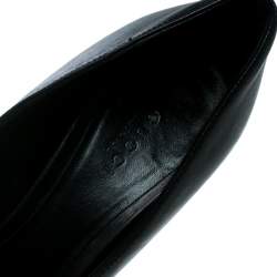 Pre Owned Gucci Black Leather With Metal Plaque Peep Toe Pumps Size 37