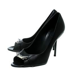 Pre Owned Gucci Black Leather With Metal Plaque Peep Toe Pumps Size 37