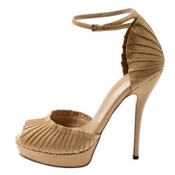 مملوكة مسبقًا صندل غوتشي نعل سميك سير كاحل مقدمة مفتوحة تارين جلد بيج مقاس 37.5