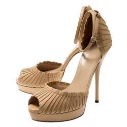 مملوكة مسبقًا صندل غوتشي نعل سميك سير كاحل مقدمة مفتوحة تارين جلد بيج مقاس 37.5