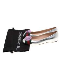 مملوكة مسبقًا حذاء مولز غوتشي برنستاون تفاصيل وردة فيونكة ويب جلد مبطن فضي ميتالك مقاس 36