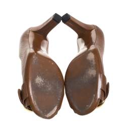 Pre Owned Gucci Brown Textured Leather GG Buckle Peep Toe Pumps Size 38