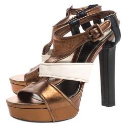 مملوكة مسبقًا Gucci Metallic Bronze And Offwhite Leather Strappy Platform Sandals Size 40.5