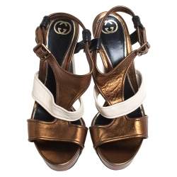 مملوكة مسبقًا Gucci Metallic Bronze And Offwhite Leather Strappy Platform Sandals Size 40.5