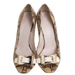 Pre Owned Gucci Two-Tone Python And Leather Trim Buckle Detail Peep Toe Pumps Size 38.5