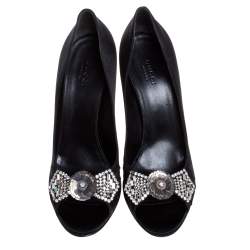Pre Owned Gucci Black Satin Crystal Bow Embellished Peep Toe Pumps Size 39.5