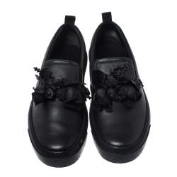 مملوكة مسبقًا Gucci Black Leather Floral Applique Slip On Sneakers Size 37