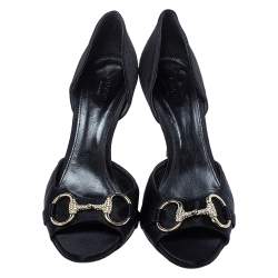 مملوكة مسبقًا Gucci Black Satin Horsebit D'Orsay Peep Toe Sandals Size 38.5
