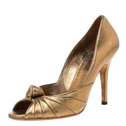 Pre Owned Gucci Metallic Gold Leather Knot Peep Toe Pumps Size 37.5