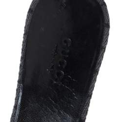 مملوكة مسبقًا صندل غوتشي بمقدمة مفتوحة و مزين بهورسبيت كانفاس أسود مقاس 35