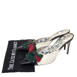 مملوكة مسبقًا حذاء سلايد مولز غوتشى جين زخرفة فيونكة ويب لونين مقاس 40