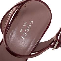 مملوكة مسبقًا Gucci Burgundy Leather Claudie Horsebit Platform Ankle Strap Sandals Size 38.5