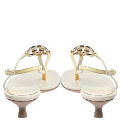 مملوكة مسبقًا Gucci Cream Patent Leather GG Interlocking Kitten Heel Thong Flat Sandals Size 36.5