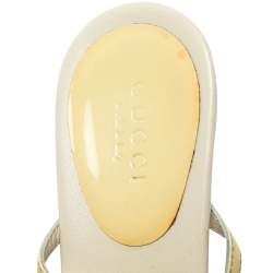 مملوكة مسبقًا Gucci Cream Patent Leather GG Interlocking Kitten Heel Thong Flat Sandals Size 36.5