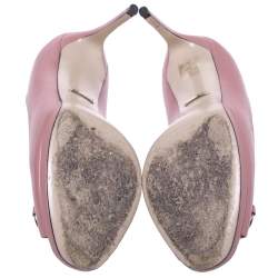 مملوكة مسبقًا Gucci Pink Leather Horsebit Peep Toe Pumps Size 37