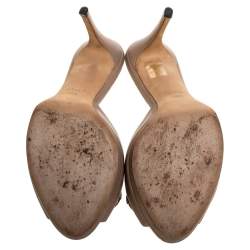 مملوكة مسبقًا صندل سلايد غوتشي مقدمة مفتحة مزين هورسبيت جلد لامع غوتشيسيما بيج مقاس 40.5