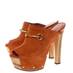 مملوكة مسبقًا Gucci Brown Suede Horsebit Open Toe Platform Mules Size 39.5