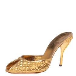 Pre Owned Gucci Metallic Gold Studded Leather Peep Toe Mule Sandals Size 41