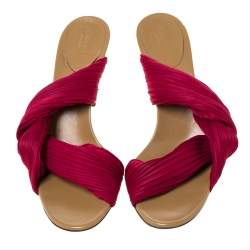 Pre Owned Gucci Pink Pleated Fabric Slide Sandals Size 41